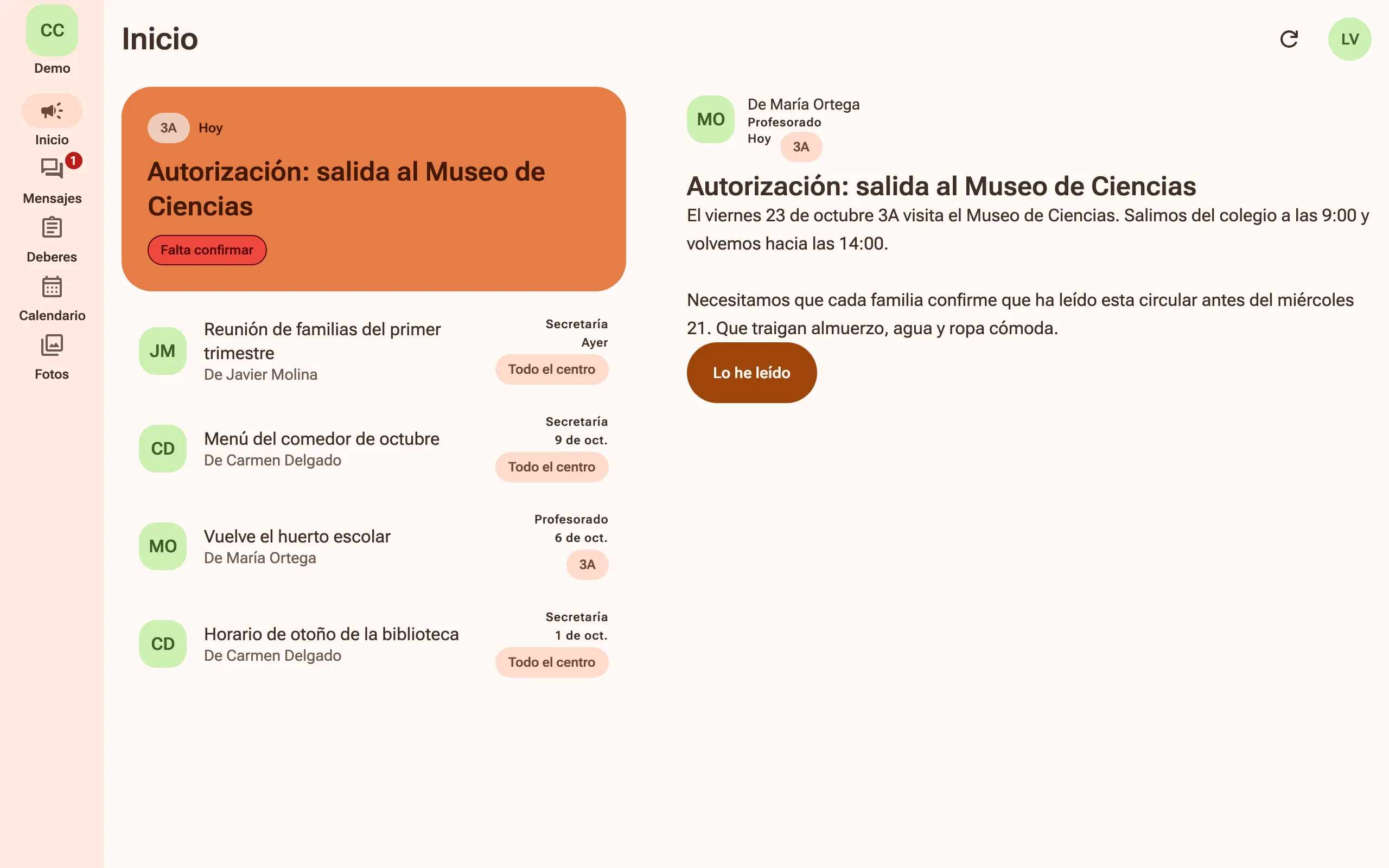 La app en un ordenador: el inicio de una familia con un comunicado abierto que le pide confirmar la lectura.