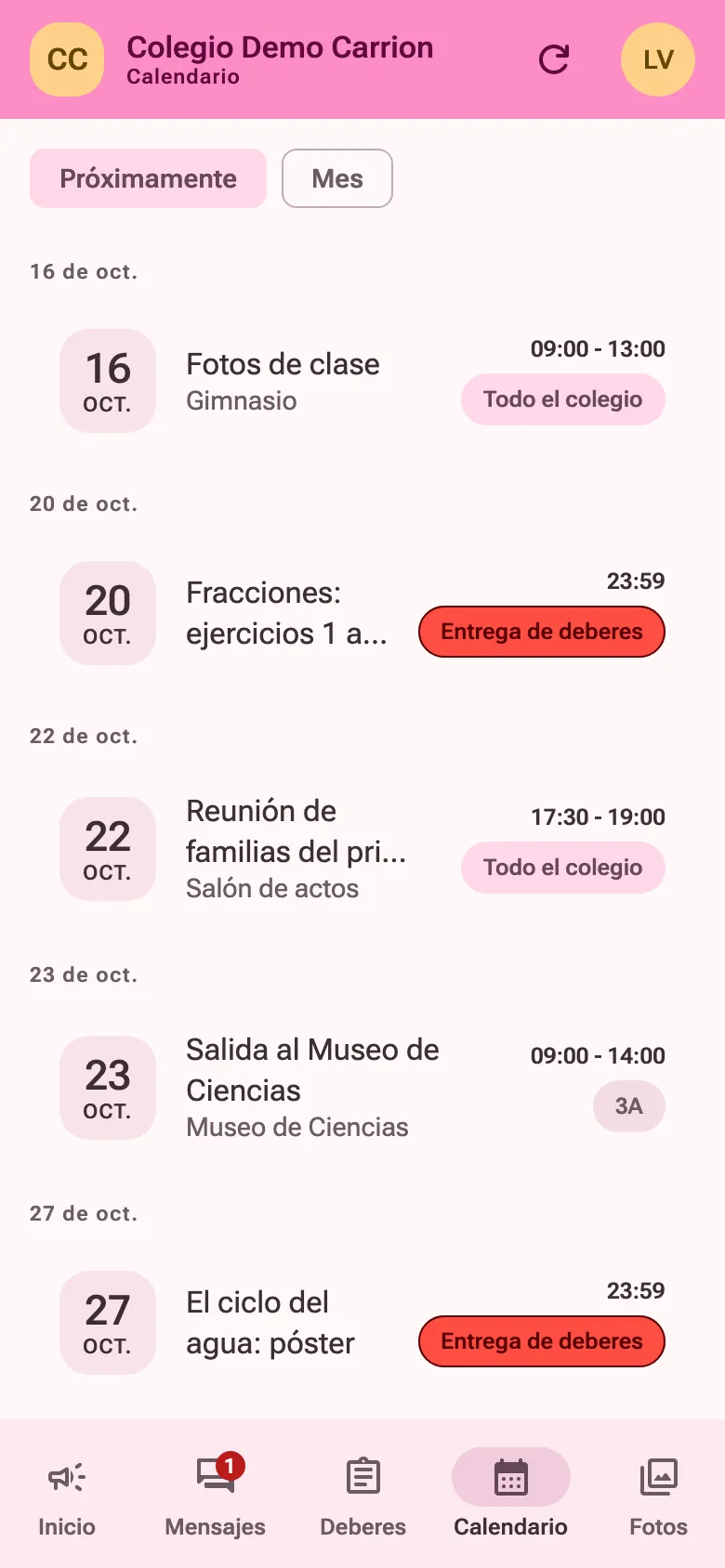 La agenda del calendario: fotos de clase, una reunión de familias, una salida y dos fechas de entrega de deberes.