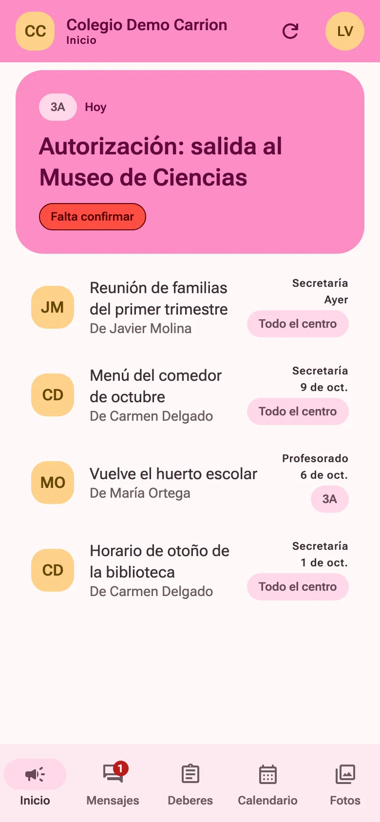 La app en un móvil: el inicio del colegio de demostración, con el comunicado más reciente pendiente de confirmar.
