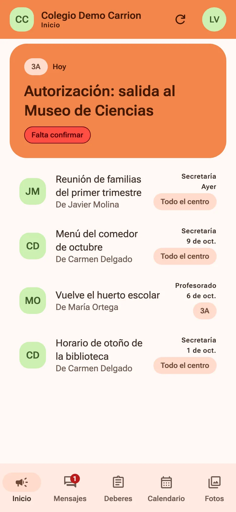 La app en un móvil: el inicio del colegio de demostración, con el comunicado más reciente pendiente de confirmar.