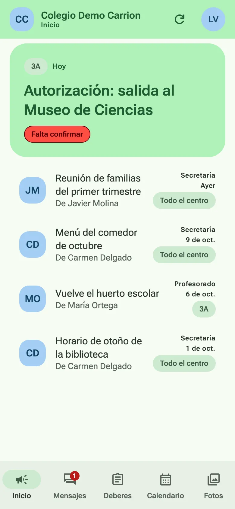 La app en un móvil: el inicio del colegio de demostración, con el comunicado más reciente pendiente de confirmar.