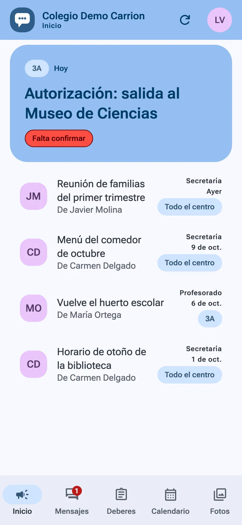 La app en un móvil: el inicio del colegio de demostración, con el comunicado más reciente pendiente de confirmar.