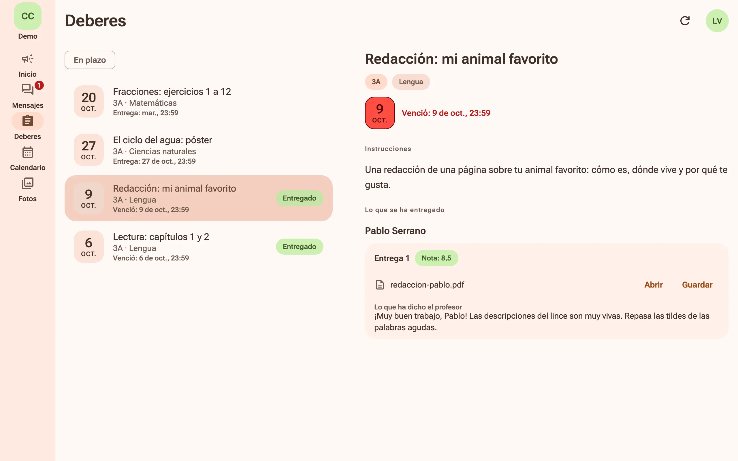Una redacción entregada, con el comentario del profesor y una nota de 8,5.