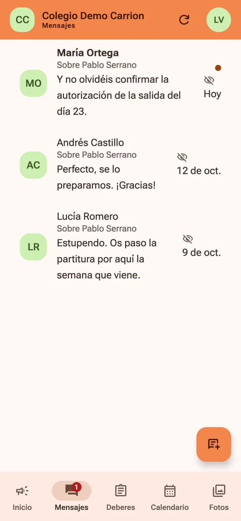 Los mensajes de una familia: tres conversaciones con el profesorado, una sin leer, y un contador en la pestaña Mensajes.