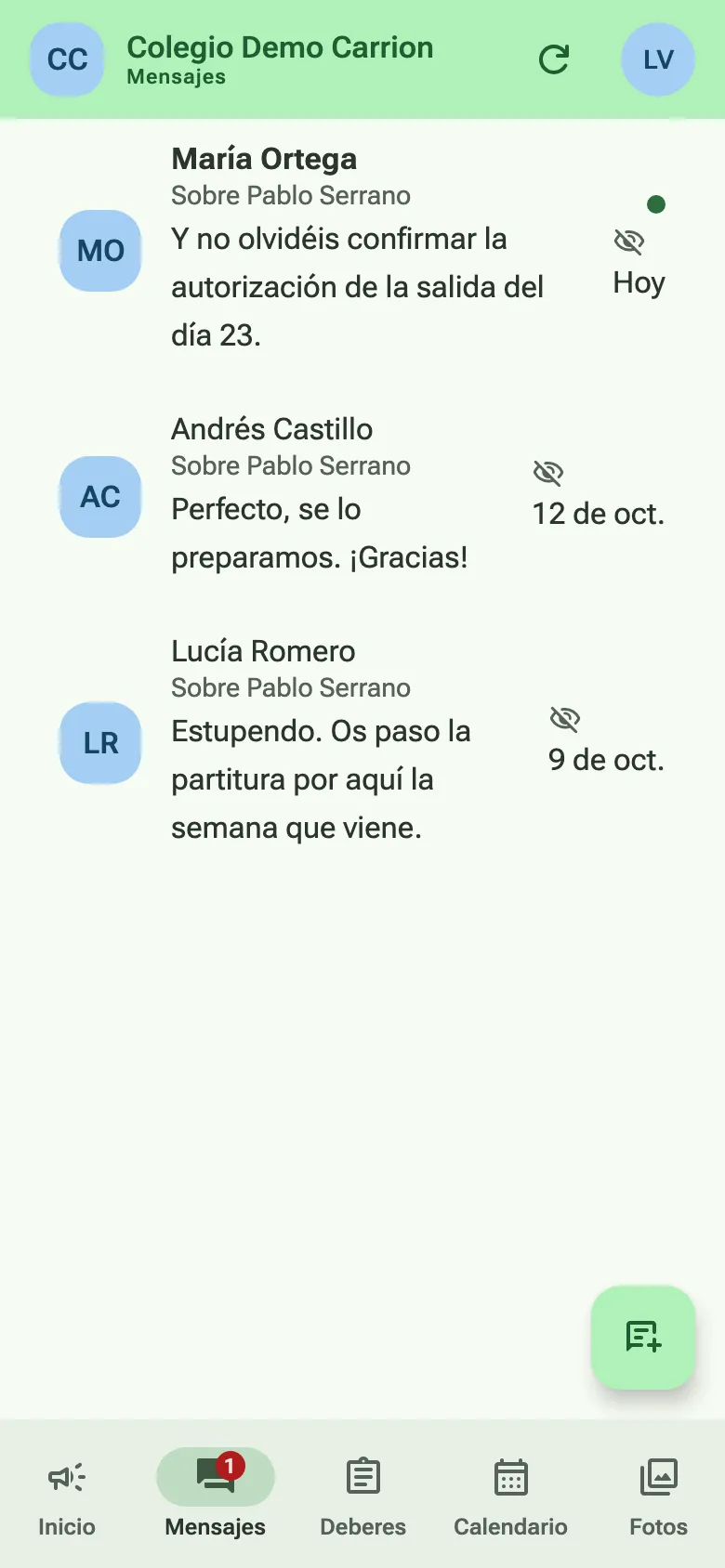 Los mensajes de una familia: tres conversaciones con el profesorado, una sin leer, y un contador en la pestaña Mensajes.